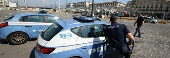 polizia a Napoli