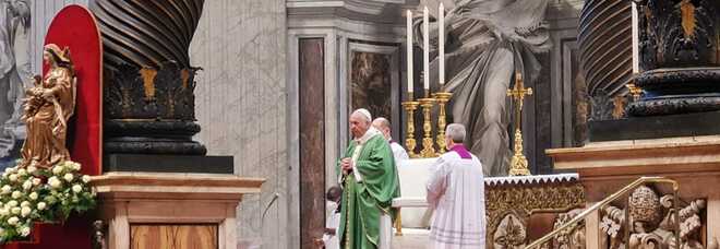 Abusi, Papa Francesco a San Pietro: «Dio vuole che ci prendiamo cura del prossimo e di chi soffre»