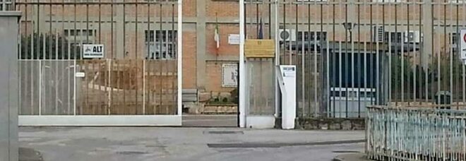 Detenuto positivo al Covid evade dal carcere di Fuorni: inseguito e bloccato