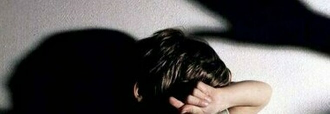 Procida, violenza sessuale su minore: arrestato 51enne
