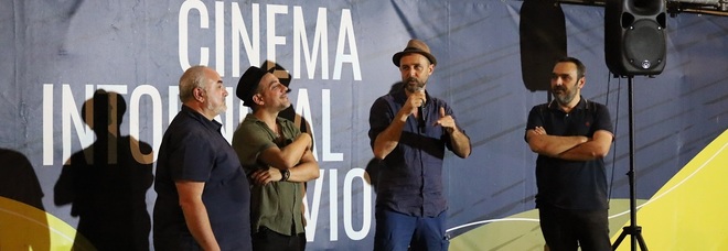 Cinema intorno al Vesuvio, gran ritorno con «Diabolik» e «Ariaferma»