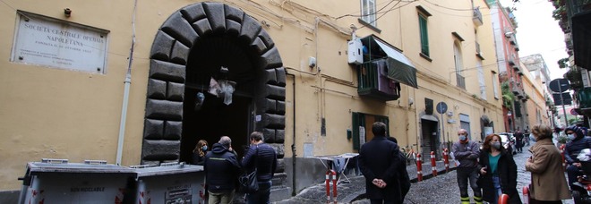 Palazzo della camorra a Napoli, il piano del Viminale: «Pronti a intervenire»