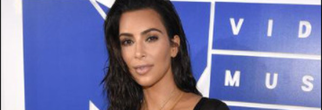 Kim Kardashian diventa avvocato come il celebre padre (che difese Oj Simpson): «Sarebbe fiero di me»