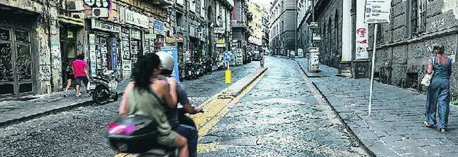 Ztl centro storico di Napoli, multe pazze per 16 milioni: i più tartassati sono i riders