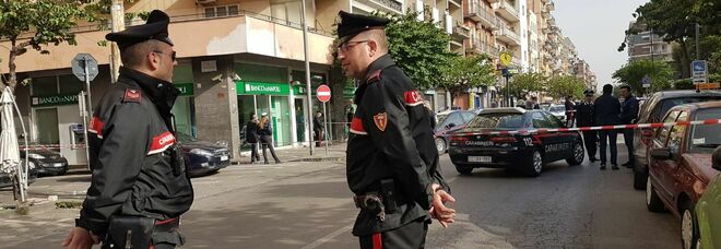 Assalto a portavalori nel centro di Salerno ferito un vigilantes, banditi in fuga