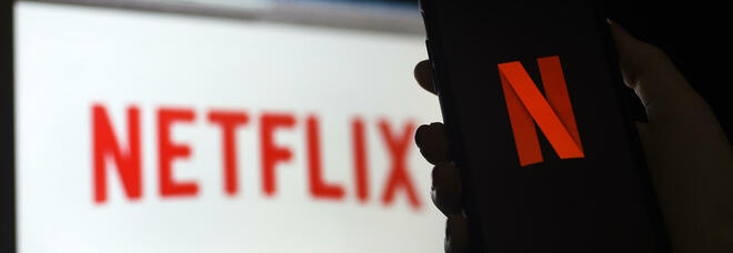 I russi fanno causa a Netflix: «Ridateci film e serie tv». Causa da 60 milioni di rubli per aver lasciato il mercato