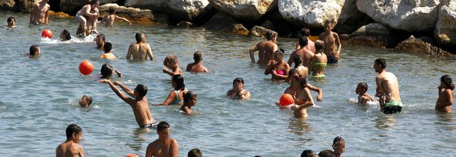 Ondata di calore, allerta a Napoli: temperature 8 gradi superiori alla media