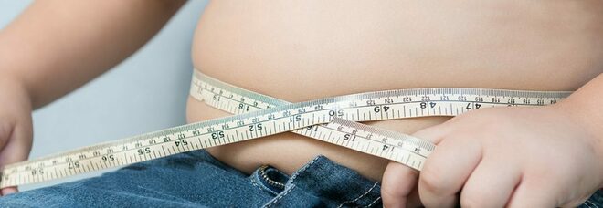 Obesità nei più giovani: studio Jama testimonia un incremento di bambini in sovrappeso in pandemia