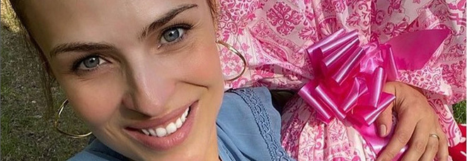 Cristina Chiabotto di nuovo incinta, l'annuncio social: «Presto saremo in quattro»