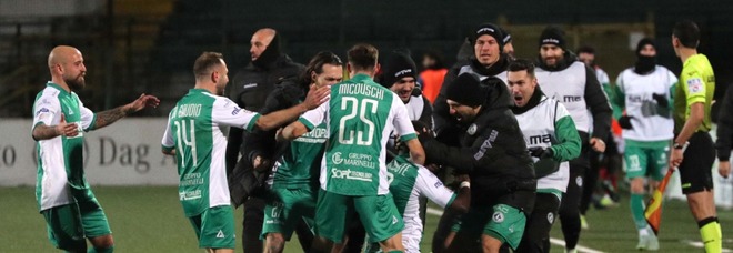 L'Avellino blocca la capolista Bari: 1-1 il finale, il pari con Kanoute