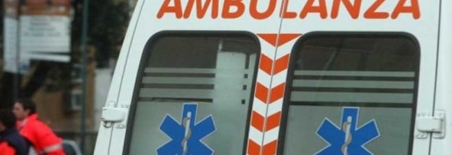 Incidente a Cicciano, cade mentre stende il bucato e batte la testa: donna a muore 80 anni
