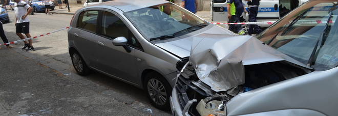 Incidente a Napoli, l'autista sotto inchiesta: «Per salutare un amico ho ucciso quel bimbo»