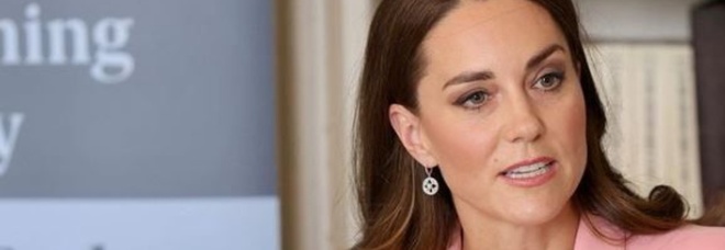 Kate Middleton blazer rosa Alexander McQueen