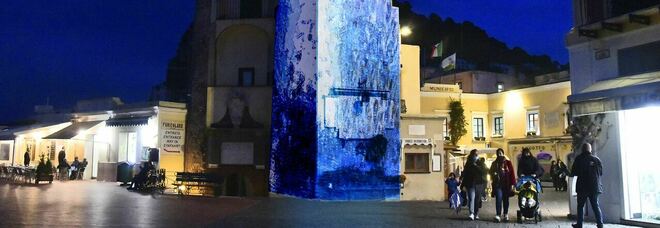 Capri Endless blue, ecco la video installazione d'arte contemporanea per il campanile di Michelangelo Bastiani
