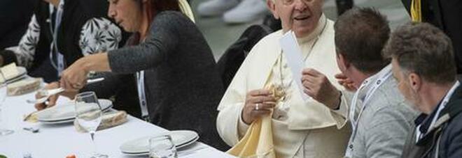 I vegani a Papa Francesco: «Dia il buon esempio per il pianeta, rinunci per sempre alla carne»