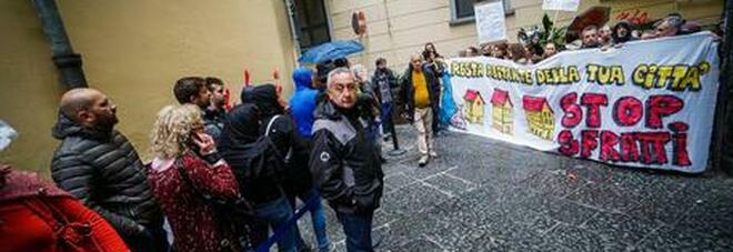 Sfratti a Napoli, bomba sociale: «Fuori 13mila famiglie», in campo la prefettura