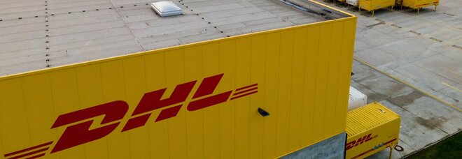DHL, maxi sequestro per oltre 20mln di euro: «Sfruttamento dei lavoratori e frode fiscale»