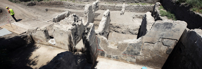 Pompei, scoperto tunnel verso una domus: l'ultima sfida dei tombaroli