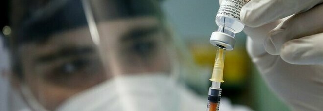 «Covid, terza dose di vaccino: medici di famiglia decisivi»