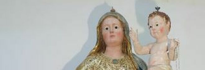 La statua della Madonna del Rosario dopo il restauro