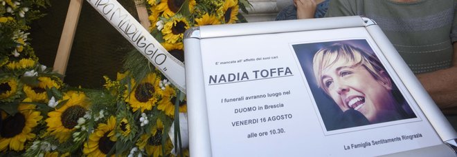Nadia Toffa, don Patriciello ai funerali: «Dalla parte dei deboli, aveva fame di giustizia»