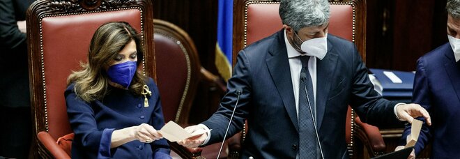 Elezioni Quirinale, Casellati presiede il quinto scrutinio: è polemica. «Inopportuno controlli i voti per se stessa»