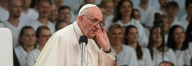 Papa Francesco e la strigliata alla Cei: «Siate meno burocrati e solerti contro la pedofilia»