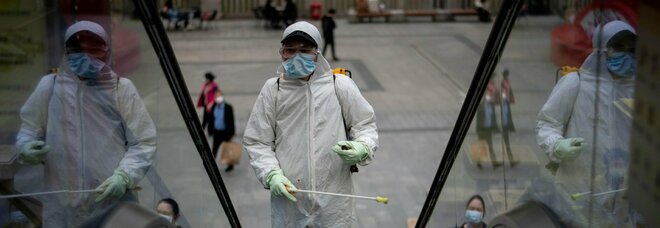 Virus in laboratorio, intelligence anglosassone: la Cina ha nascosto prove. Gli Usa riaprono l'inchiesta