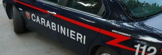 Livorno, anziano uccide la moglie (malata da tempo) a coltellate: arrestato, ha confessato l'omicidio