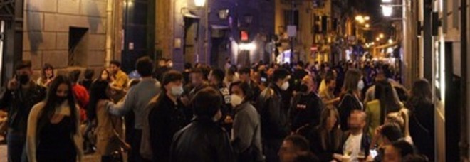 Movida a Napoli, nel mirino i quartieri di Bagnoli e Chiaia: 96 persone identificate