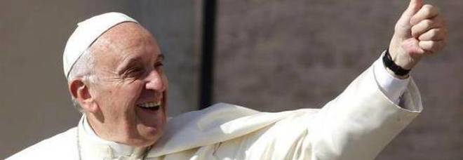 Coronavirus, il Papa non si affaccia per l'Angelus: in piazza pronti i maxischermi per il sit-in dei cattolici