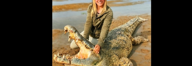 La nota cacciatrice e conduttrice televisiva americana Larysa Switlyk con la preda (immag pubbl sulla sua pag Instagram larysaunleashed)