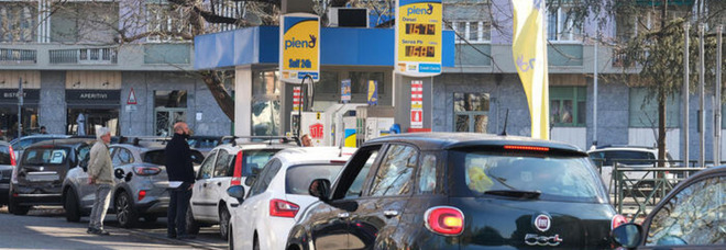 Benzina a Napoli, i dieci distributori più economici dove fare rifornimento ad aprile