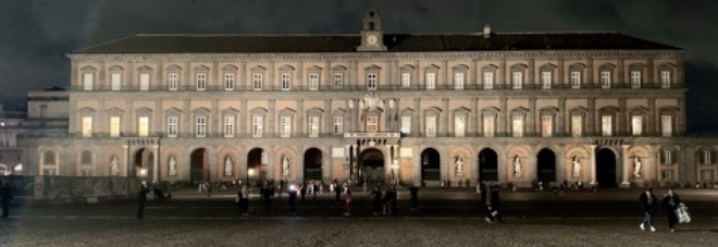 Napoli, Palazzo Reale aperto di sera sabato 30 ottobre, biglietto a due euro