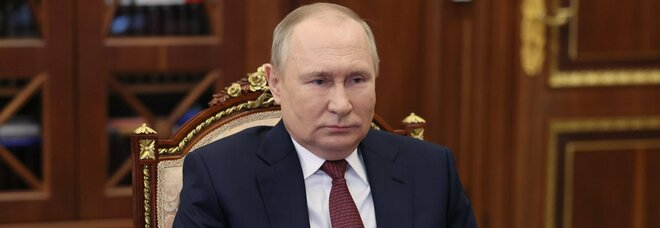 «Putin ha il cancro, sottoposto a cure ad aprile». Il report degli 007 americani: ora è isolato e paranoico