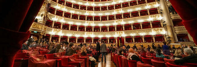 Teatro San Carlo di Napoli, il ministero sconfessa De Luca: «Nomine legittime»