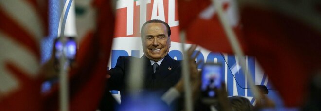 Silvio Berlusconi chiude l'assembla di Forza Italia. Tajani agli alleati: «Non si vince e non si governa senza di noi»