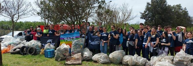 Caccia alla plastica sul Vesuvio: a Terzigno rimossi quintali di rifiuti