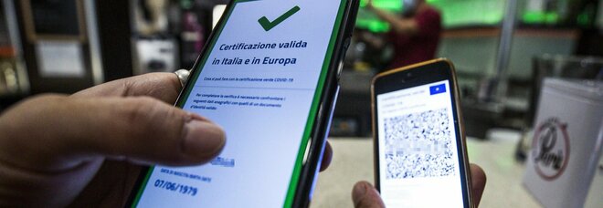 Green pass, multato ristoratore a Napoli: non controllava il certificato di clienti e dipendenti