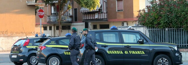 Salerno, truffa sulla immatricolazione delle auto: sequestrati 900mila euro