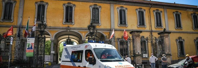 Coronavirus, chiusure ritardate ed egoismi: l’Italia paga il modello lombardo