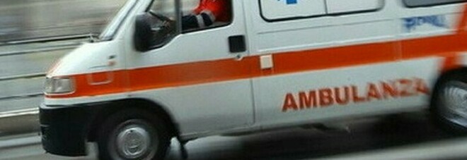 Noto, spari in strada contro un'auto: colpito un minorenne, ricoverato in condizioni gravi a Catania