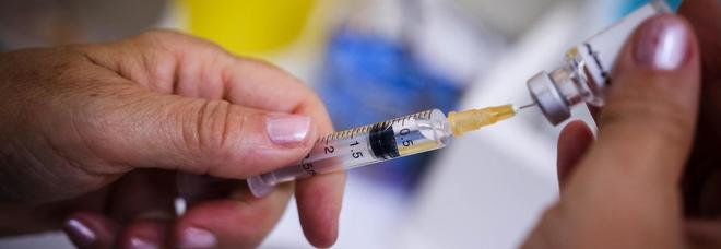 Vaccinazioni sospese per il Covid: nei Paesi poveri tornano colera, morbillo e polio
