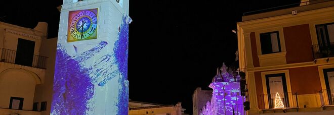 Natale a Capri, con “Endless Blue”: accesa la video installazione in Piazzetta