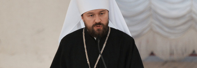 Virus, il vescovo ortodosso russo Hilarion si offre come cavia: proverà il vaccino anti-Covid su se stesso