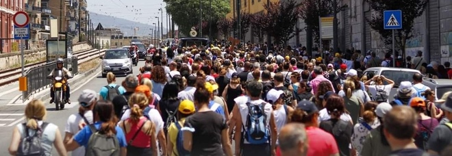 Pellegrinaggio da Napoli a Pompei: 60 mila fedeli in marcia per la pace