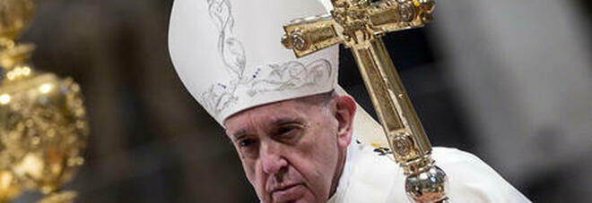 Papa Francesco tuona contro l'attacco della Russia contro l'Ucraina e per il 2022 pensa a un viaggio