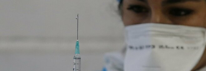 Vaccino, la Spagna terrà un registro con i nomi di chi lo rifiuta