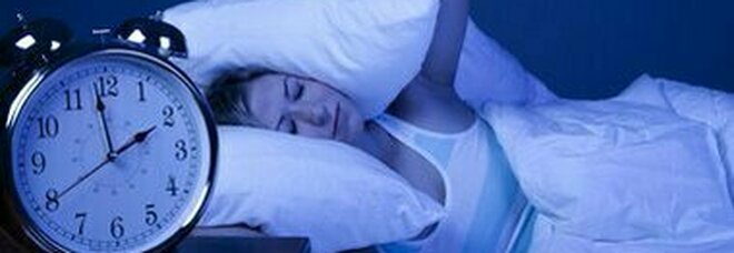Omicron, paralisi del sonno tra i sintomi più temuti: cosa è il disturbo della fase Rem