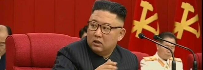 Corea del Nord, il leader Kim Jong-un appare «emaciato»: nuovi dubbi sulla sua salute